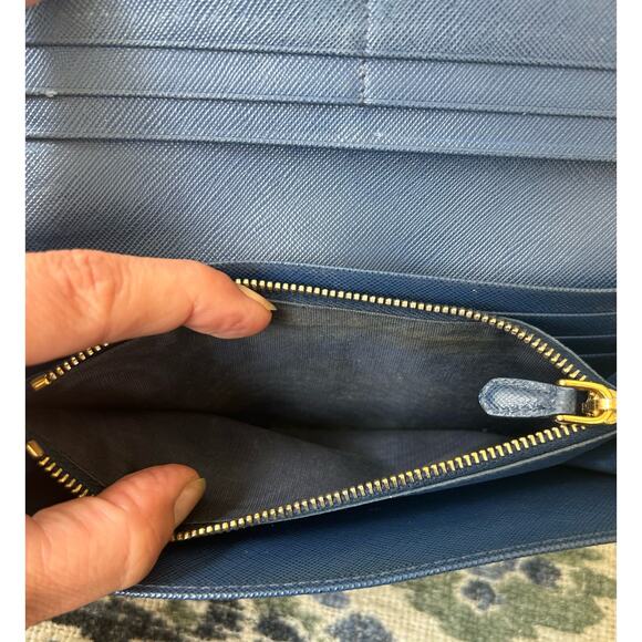 Authentic PRADA Saffiano Leather Metal Frame Continental Wallet in Blue w/COA - Picture 9 of 16